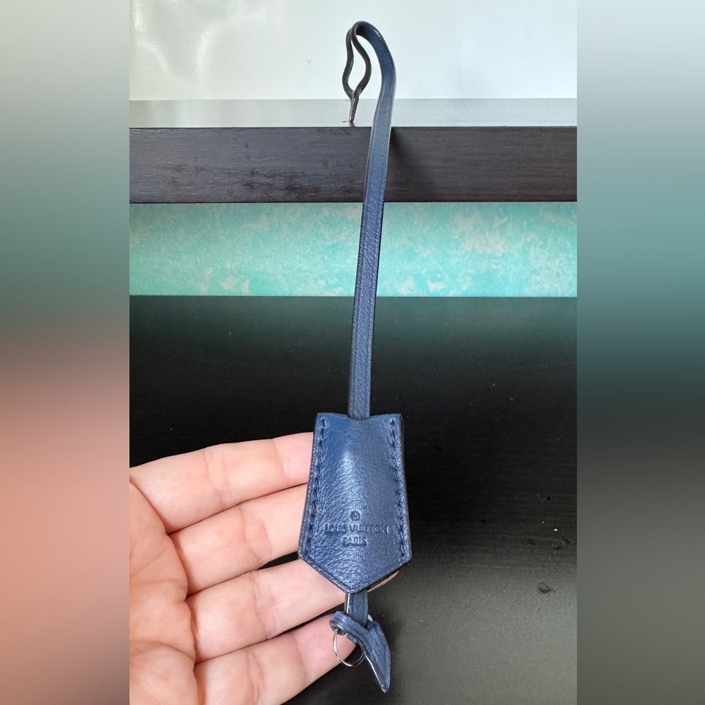 Authentic Louis Vuitton Navy Blue Leather Key Holder